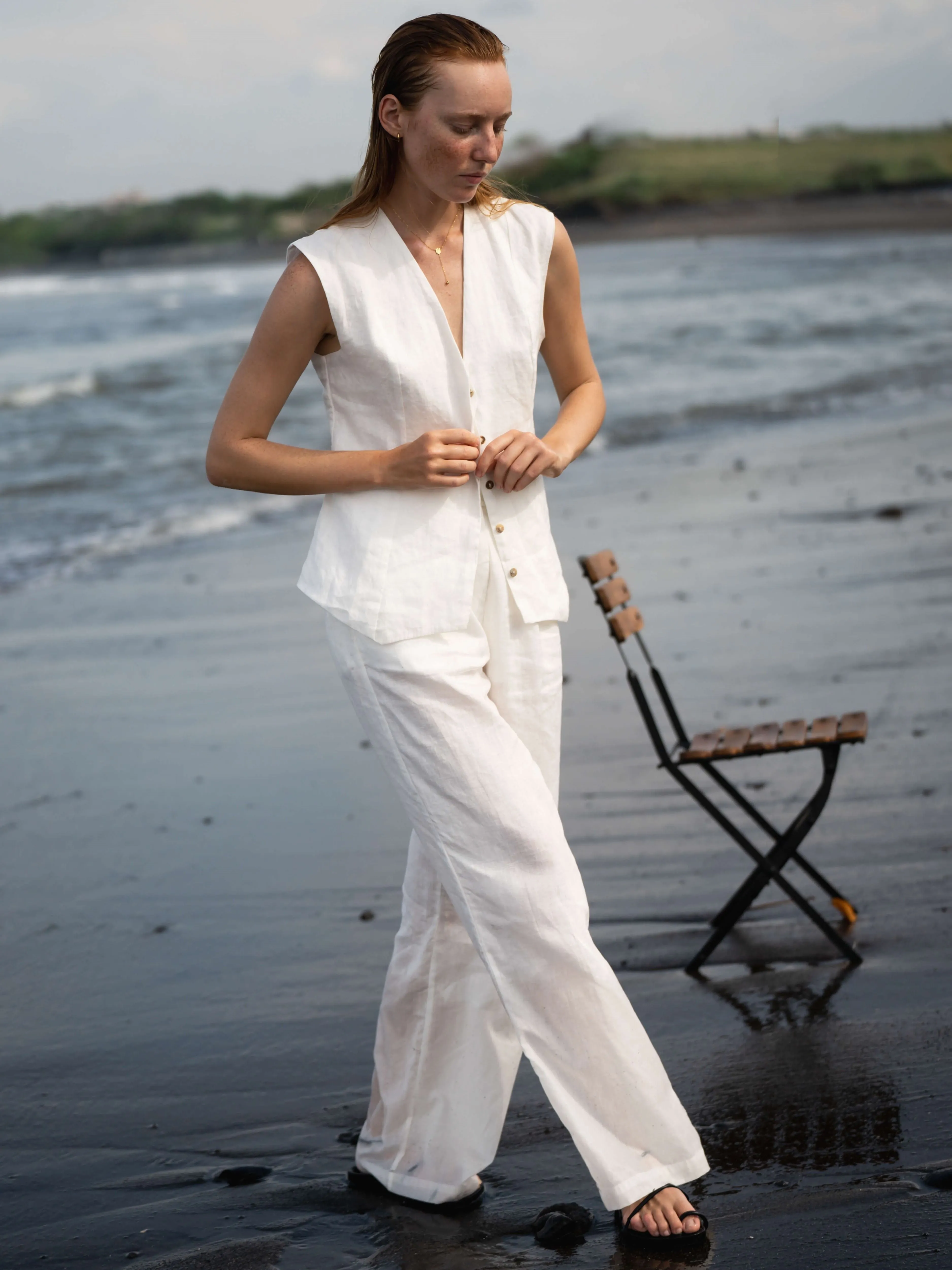 01 Gesine Linen Vest