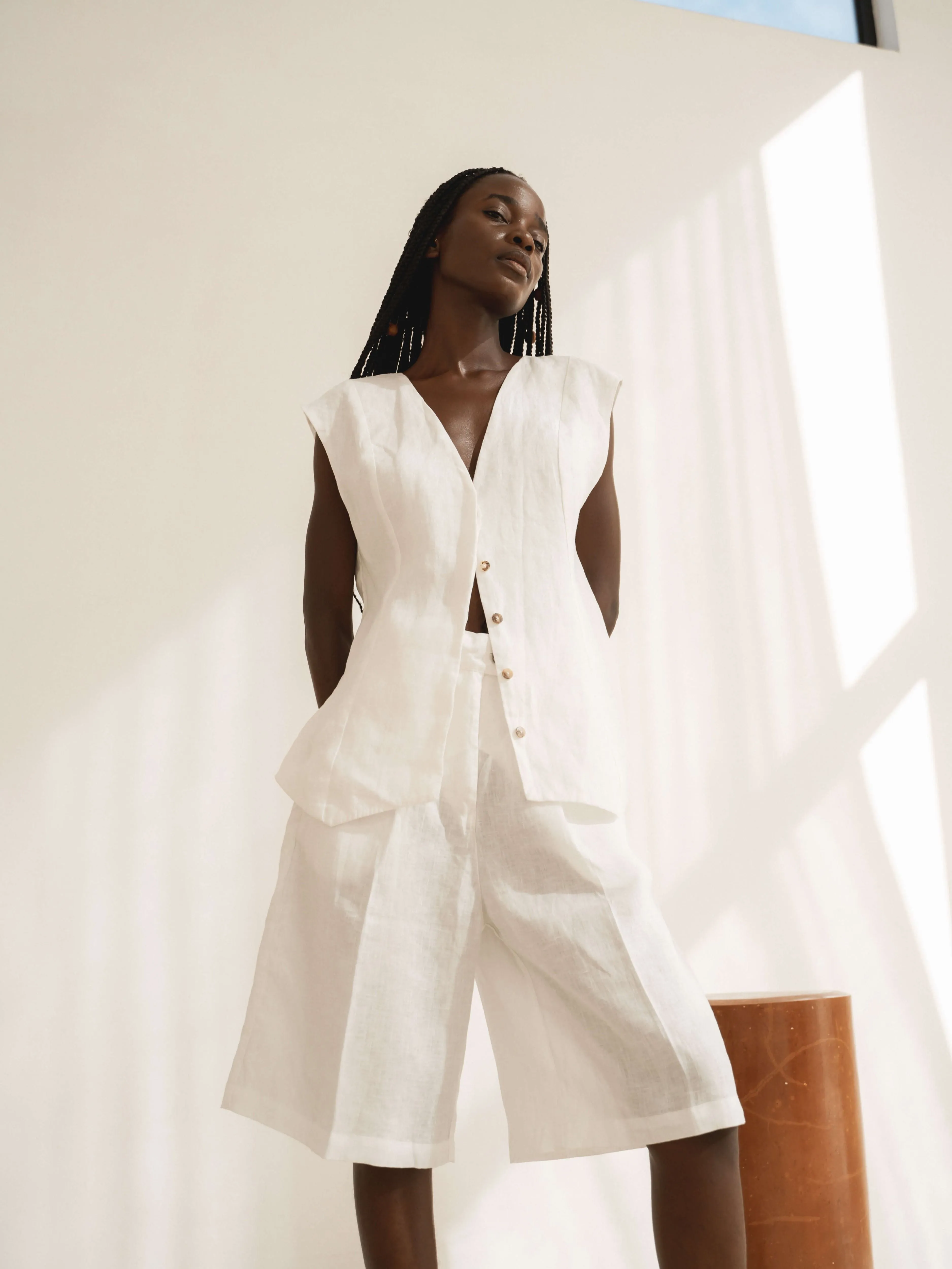 01 Gesine Linen Vest