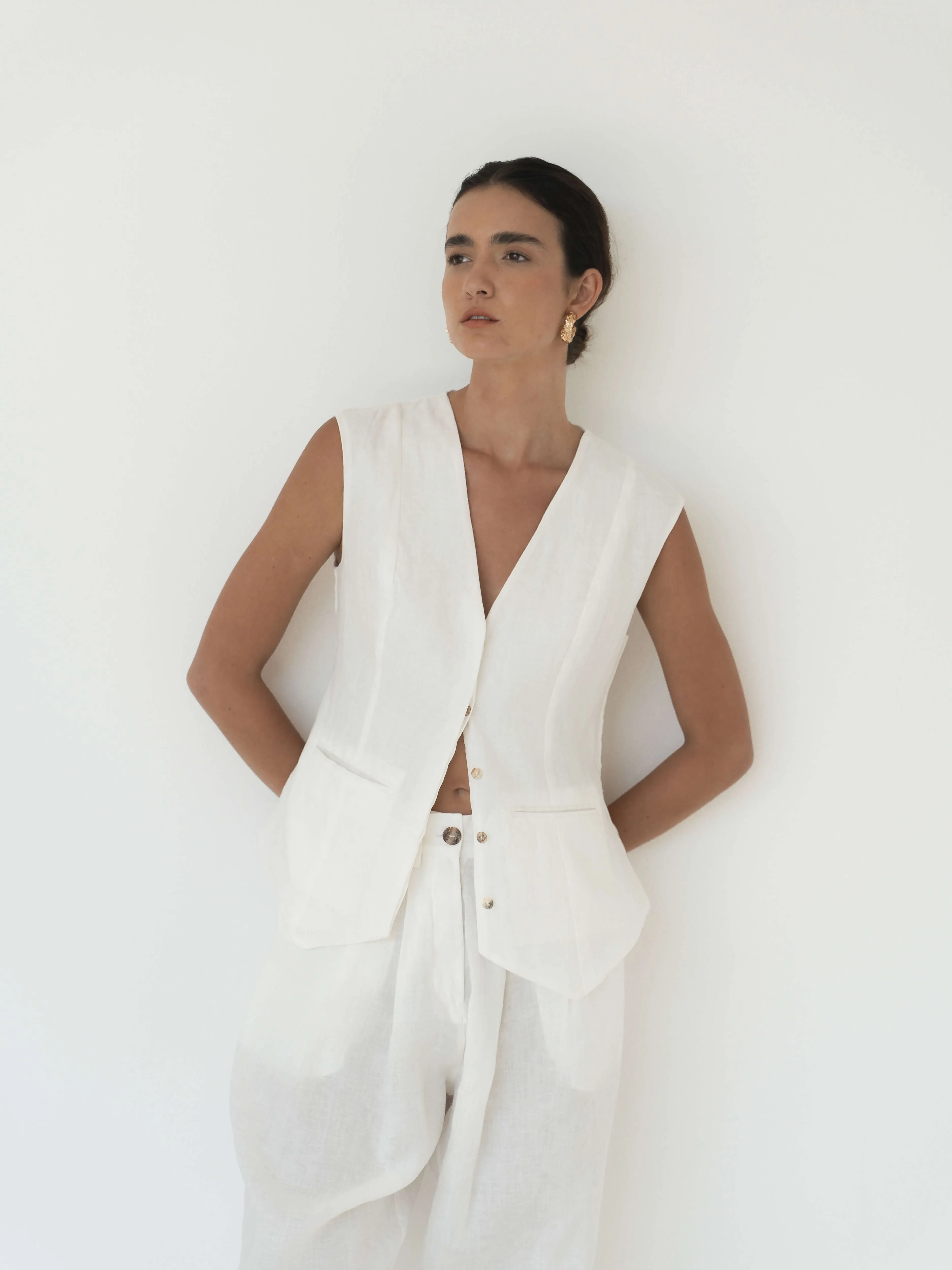 02 Gesine Linen Vest