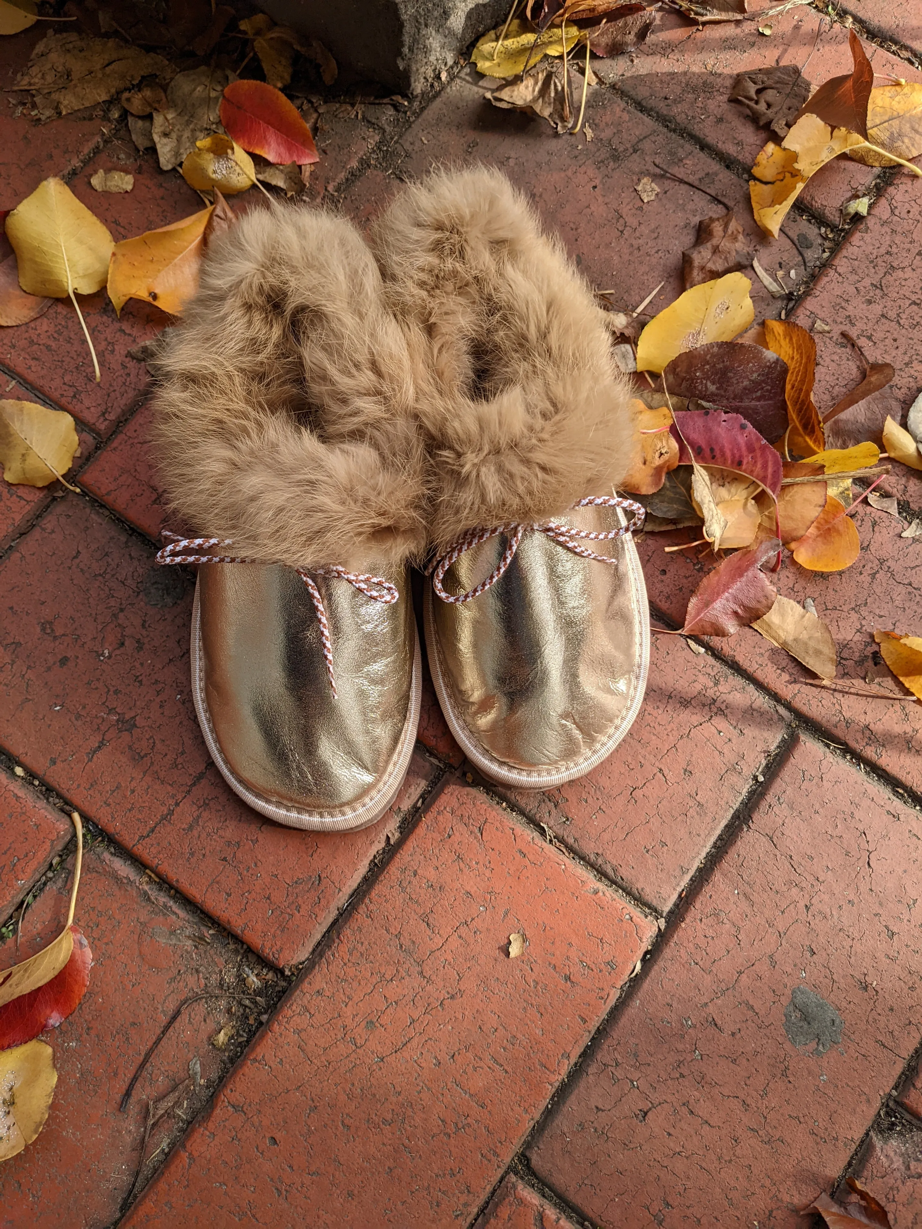 Kiitos The Brand Slippers - Gold